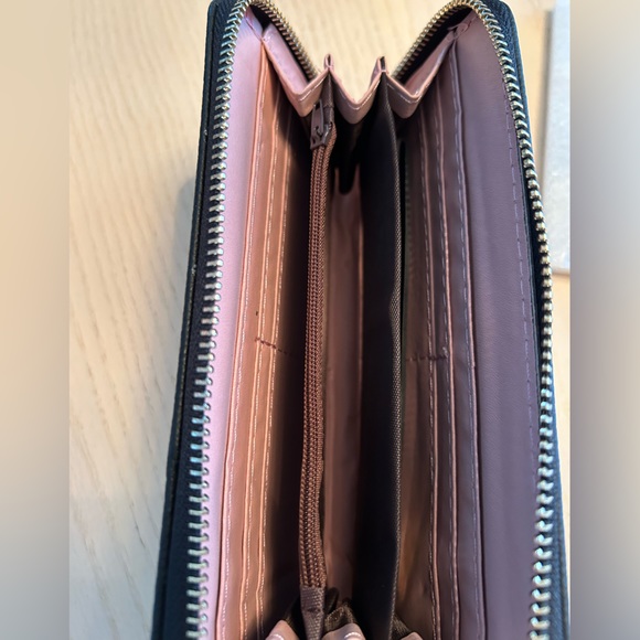 NWOT Katherine Karambelas wallet/Wristlet - Picture 3 of 3